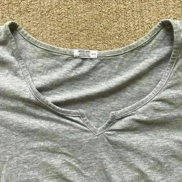 Ardene Cropped Short-Sleeve T-Shirt, grey tank size XL. - Picture 3 of 4